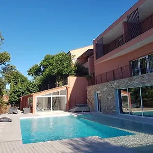 https://le-mas-du-lingousto.fr-provencehotel.com